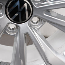 Laden Sie das Bild in den Galerie-Viewer, 17 Zoll original VW Tiguan ll Allspace 5NA 5NA601025 Alufelgen Winterreifen (64341)