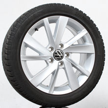 Laden Sie das Bild in den Galerie-Viewer, 17 Zoll original VW Golf 8 VIII Gavia 5H0071497 Alufelgen Winterreifen