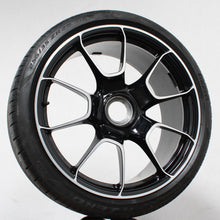 Laden Sie das Bild in den Galerie-Viewer, 20 &amp; 21 Zoll original Porsche 992 Turbo S 992601025AF Alufelgen Sommerreifen (3f388)