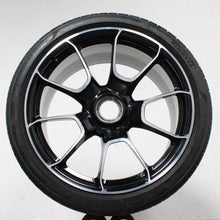 Laden Sie das Bild in den Galerie-Viewer, 20 &amp; 21 Zoll original Porsche 992 Turbo S 992601025AF Alufelgen Sommerreifen (3f388)