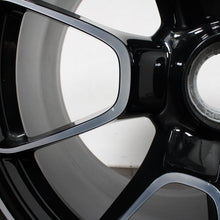 Laden Sie das Bild in den Galerie-Viewer, 20 &amp; 21 Zoll original Porsche 992 Turbo S 992601025AF Alufelgen Sommerreifen (3f388)