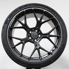 Laden Sie das Bild in den Galerie-Viewer, 21 Zoll original Mercedes Benz GT C192 55 63 S 4Matic AMG Alufelgen Sommerreifen (63162)