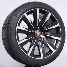 Laden Sie das Bild in den Galerie-Viewer, 20 Zoll original Porsche Taycan Turbo Tequipment Alufelgen Winterreifen (d01c3)