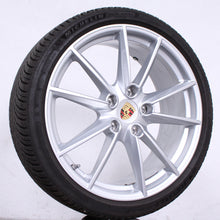 Laden Sie das Bild in den Galerie-Viewer, 20 21 Zoll Original Porsche 911 992 Carrera GTS Alufelgen Winterreifen (02110)