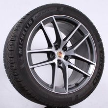 Laden Sie das Bild in den Galerie-Viewer, 20 Zoll original Porsche Macan II III Turbo GTS Felgen Winterreifen (873b9)