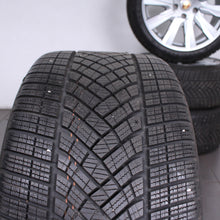 Laden Sie das Bild in den Galerie-Viewer, Original Porsche Taycan Turbo Tequipment 20 Zoll Alufelgen Winterreifen (3d937)