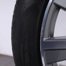 Laden Sie das Bild in den Galerie-Viewer, Original Porsche Taycan Turbo Tequipment 20 Zoll Alufelgen Winterreifen (3d937)