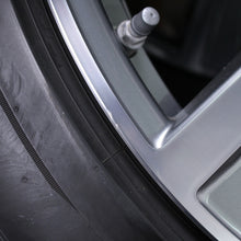 Laden Sie das Bild in den Galerie-Viewer, Original Porsche Taycan Turbo Tequipment 20 Zoll Alufelgen Winterreifen (deda9)