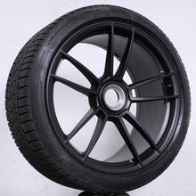 Laden Sie das Bild in den Galerie-Viewer, 20 21 Zoll Original Porsche 911 992 Carerra GTS Zentralverschluss Alufelgen Winterreifen (ba55c)