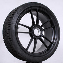 Laden Sie das Bild in den Galerie-Viewer, 20 21 Zoll Original Porsche 911 992 Carerra GTS Zentralverschluss Alufelgen Winterreifen (ba55c)
