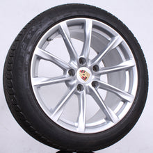 Laden Sie das Bild in den Galerie-Viewer, 19 Zoll Original Porsche Boxster 982 Cayman 718 Alufelgen Winterreifen (67f9d)