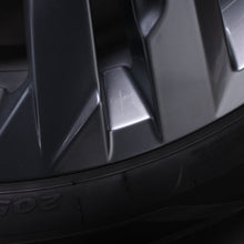 Laden Sie das Bild in den Galerie-Viewer, 17 Zoll original VW T-Cross C11 VW Taigo 2G7601025E Alufelgen Ganzjahresreifen (b4db8)