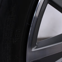 Laden Sie das Bild in den Galerie-Viewer, Original Porsche Taycan Turbo Tequipment 20 Zoll Alufelgen Winterreifen (40770)