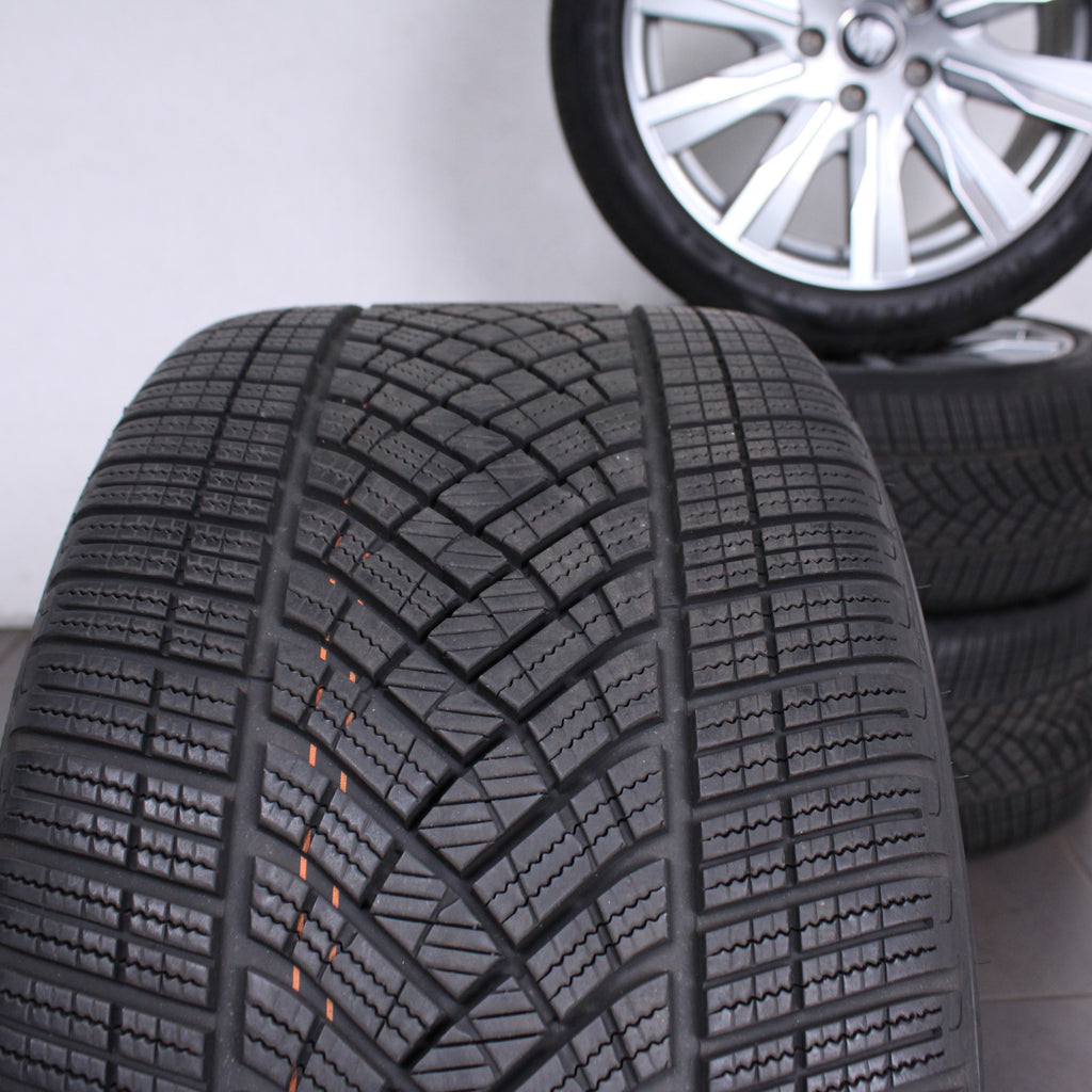 Original Porsche Taycan Turbo Tequipment 20 Zoll Alufelgen Winterreifen (40770)