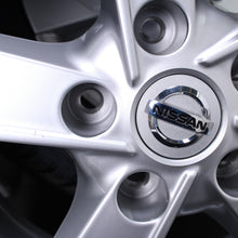 Laden Sie das Bild in den Galerie-Viewer, 16 Zoll original Nissan Leaf II 124R-001684 Alufelgen  Winterreifen (7e366)