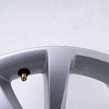 Laden Sie das Bild in den Galerie-Viewer, 17 Zoll original Audi A3 S3 8Y 8Y0601025CC Alufelgen (b4381)