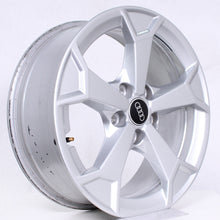 Laden Sie das Bild in den Galerie-Viewer, 4 Stück 17 Zoll original Audi Q3 F3 II 83A 83A601025AL Alufelgen (100a8)