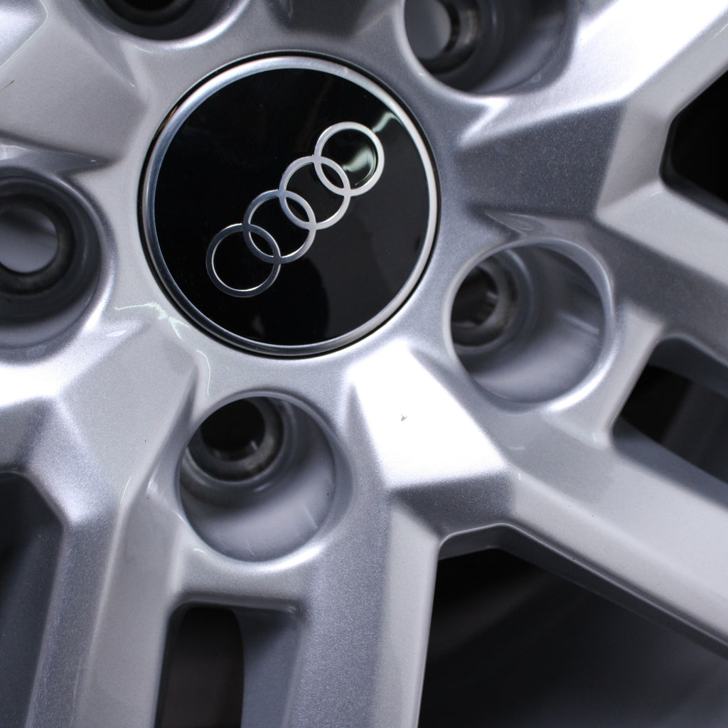 17 Zoll original Audi A4 S4 8W B9 8W0601025P Alufelgen Winterreifen (5dd56)