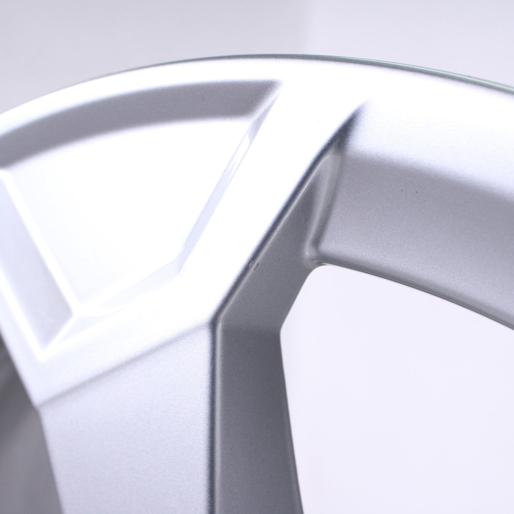 4 Stück 17 Zoll original Audi Q3 F3 II 83A 83A601025AL Alufelgen (974ba)