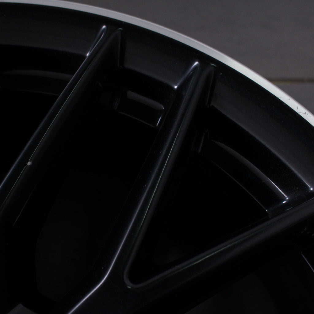 18 Zoll original Audi A4 S4 8W 8W0601025DD Alufelgen (bbbd5)