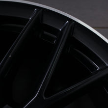 Laden Sie das Bild in den Galerie-Viewer, 18 Zoll original Audi A4 S4 8W 8W0601025DD Alufelgen (bbbd5)