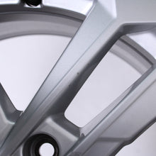 Laden Sie das Bild in den Galerie-Viewer, 17 Zoll original Audi A3 S3 8Y 8Y0601025L Alufelgen Winterreifen (5a213)